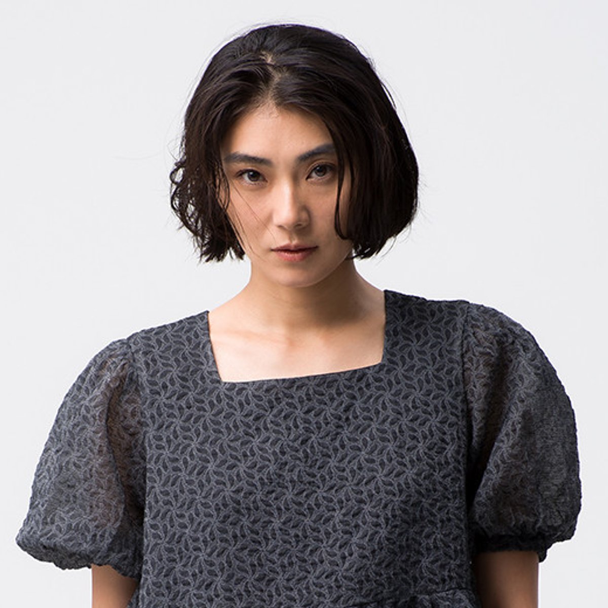 伝統の黒染めで、シックなアップサイクルを楽しんで。