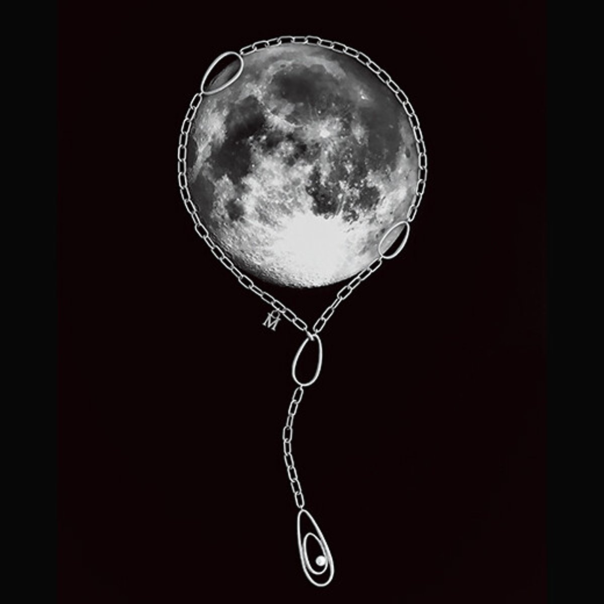 ミキモトのミステリアスなパールネックレス。