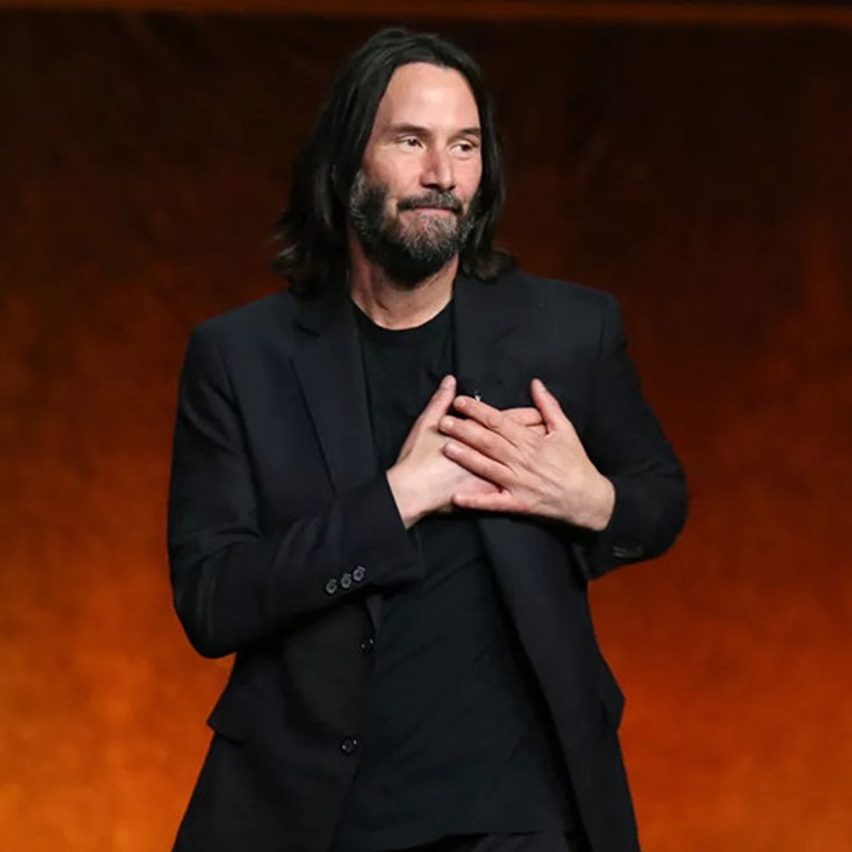 キアヌ・リーブス、一般人の結婚式にサプライズ登場！