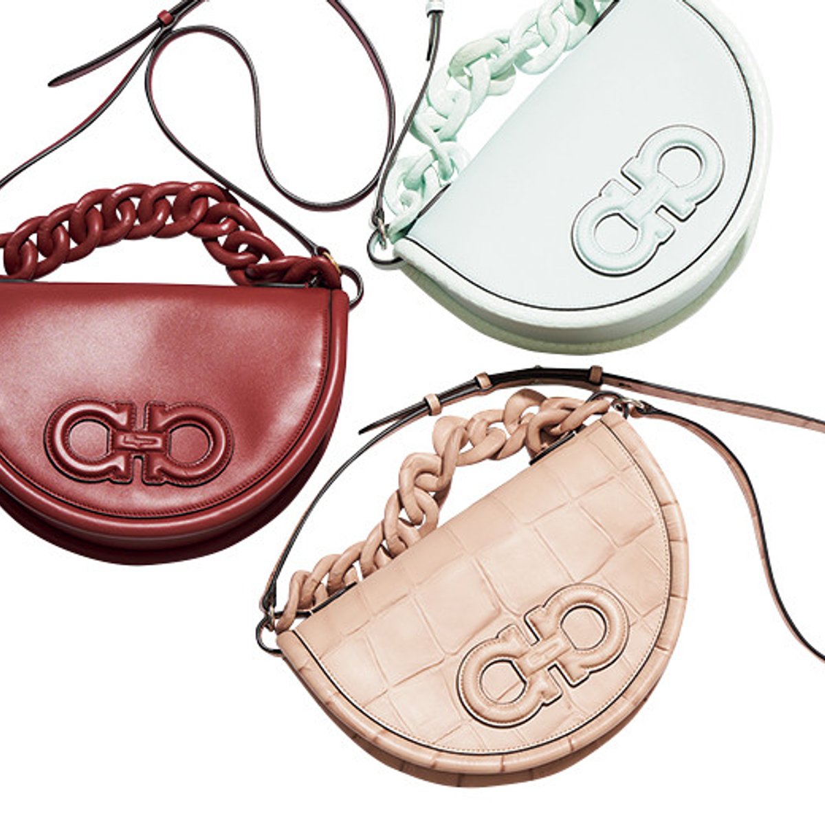 半月形がかわいい、フェラガモの新作アイコンバッグ。