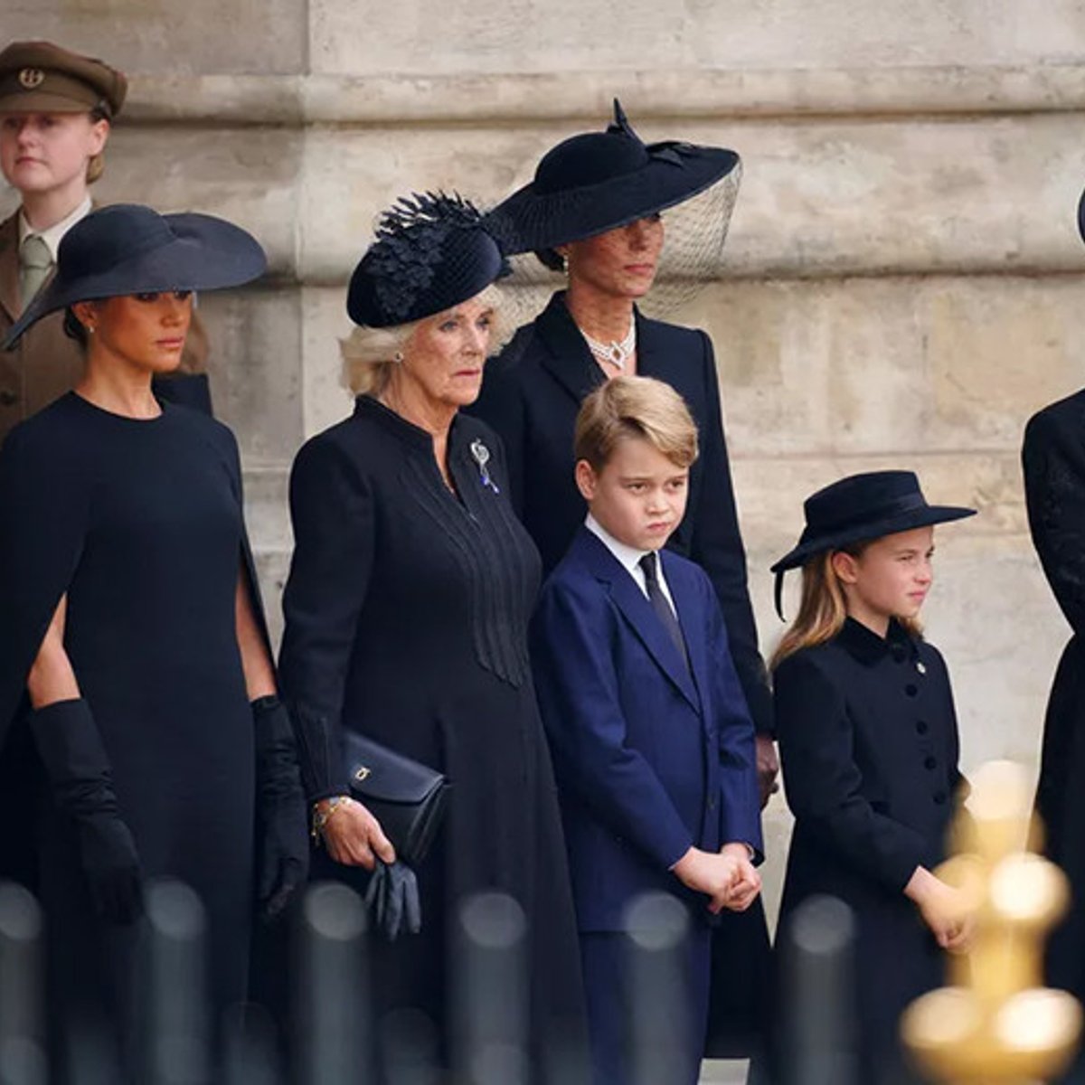 新品タグ 英国王室御用達 HOBBS LONDON エリーゼジャケット 卒業式 220920-funeral-for-elizabeth-