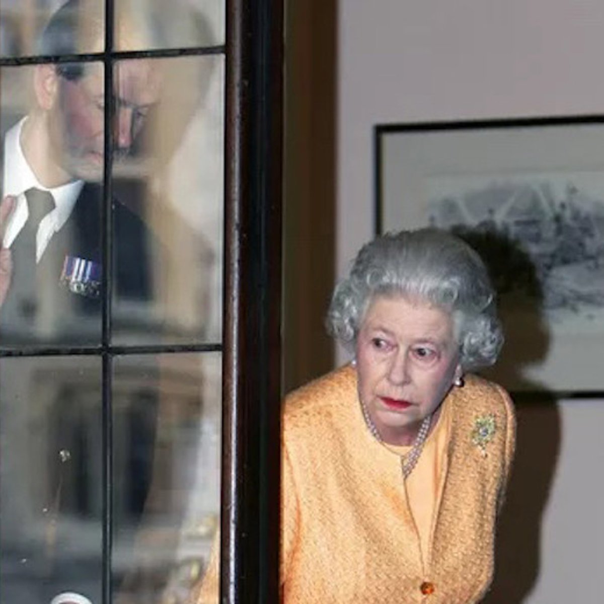 エリザベス女王の「秘密の番人」、のっぽのポールの物語。