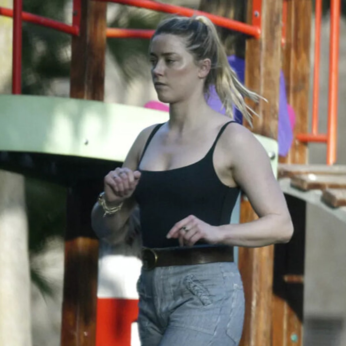 泥沼裁判を終えたアンバー・ハード、プライバシーを求めてスペインで娘とふたり暮らし。