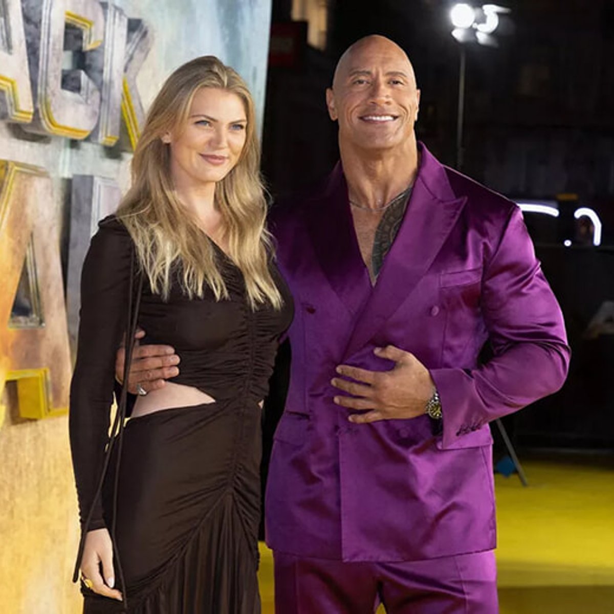 ダニエル・クレイグの娘エラ・ルードン、ロック様と並んでレッドカーペットに登場！