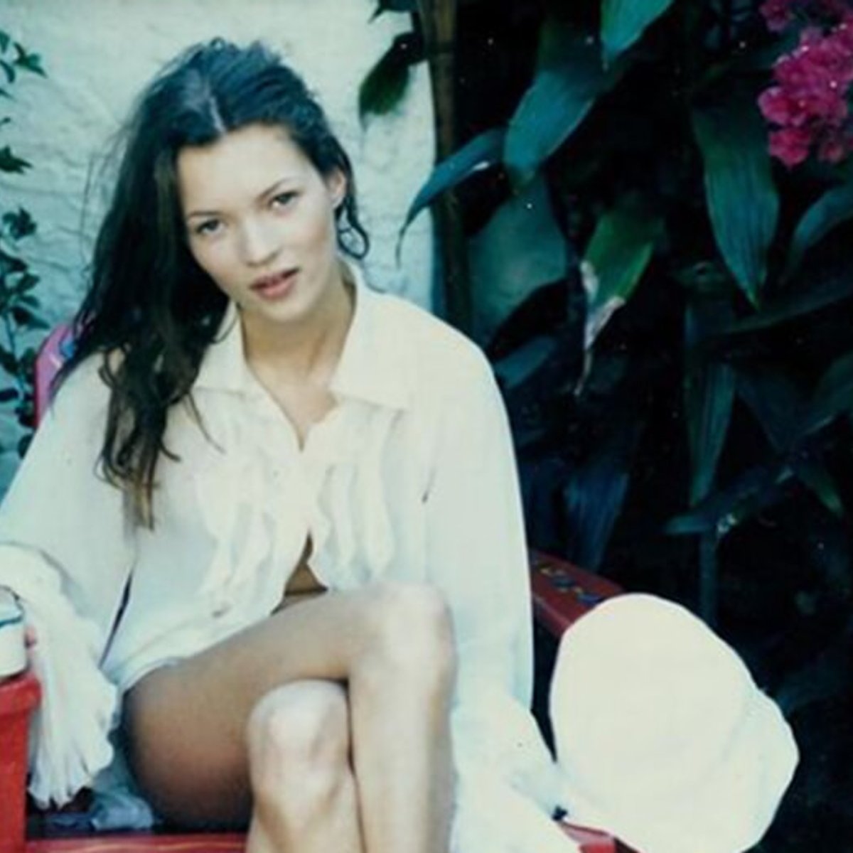 ケイト・モス、クラウディア・シファー……スーパーモデルたちの未公開ポラロイド写真が公開！