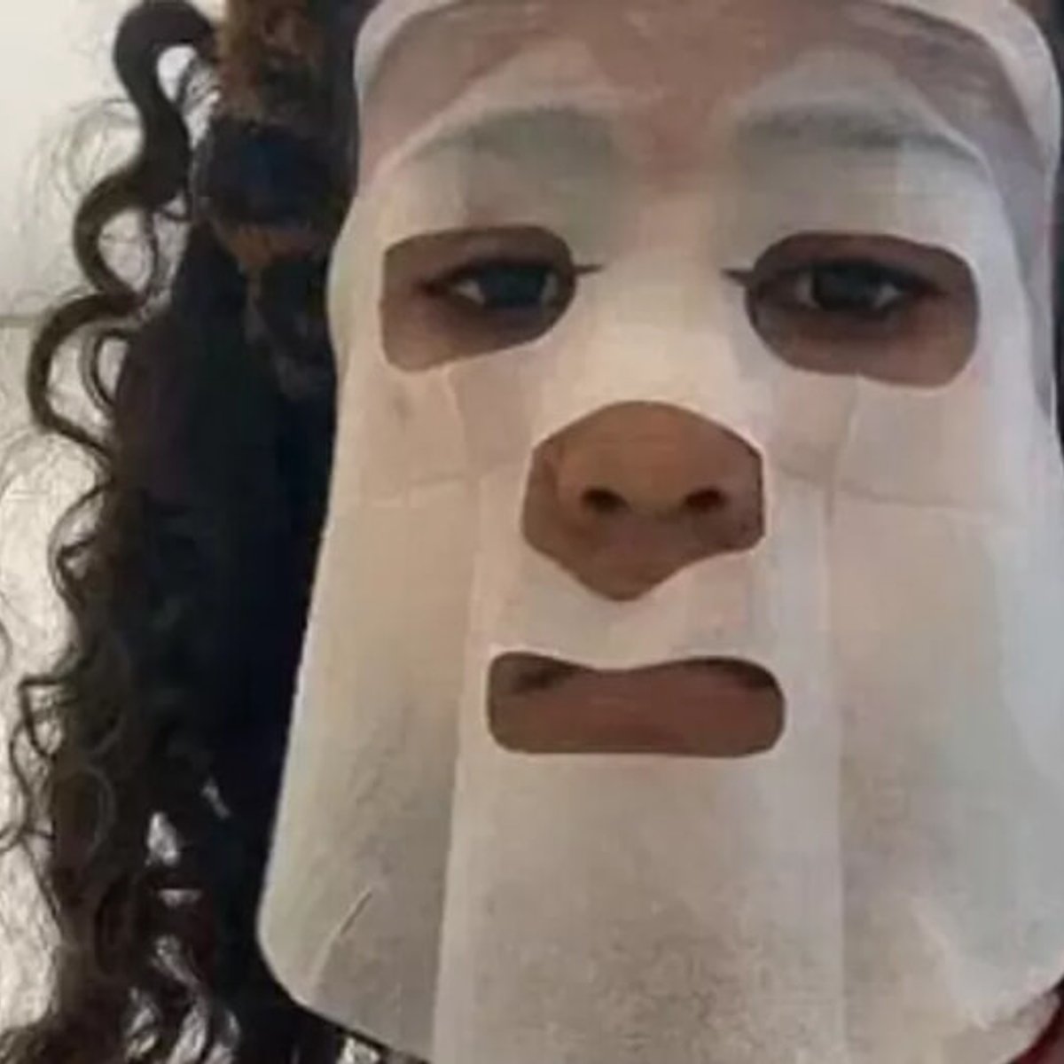 キム・カーダシアンの9歳の娘、朝の念入りなビューティー・ルーティーンを披露!?