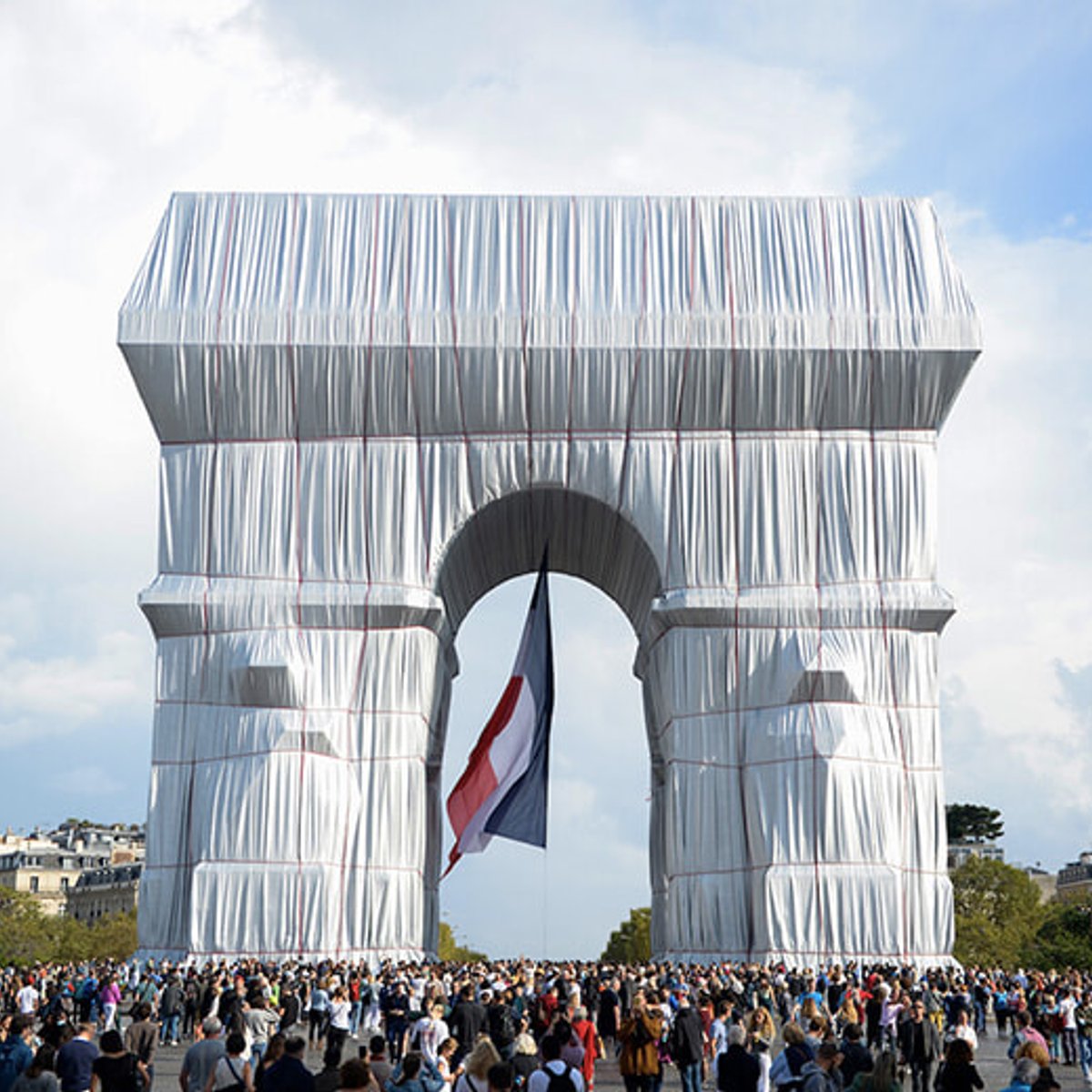 喜びと美、自由。クリストとジャンヌ=クロードの情熱に触れる展覧会は2月12日まで。