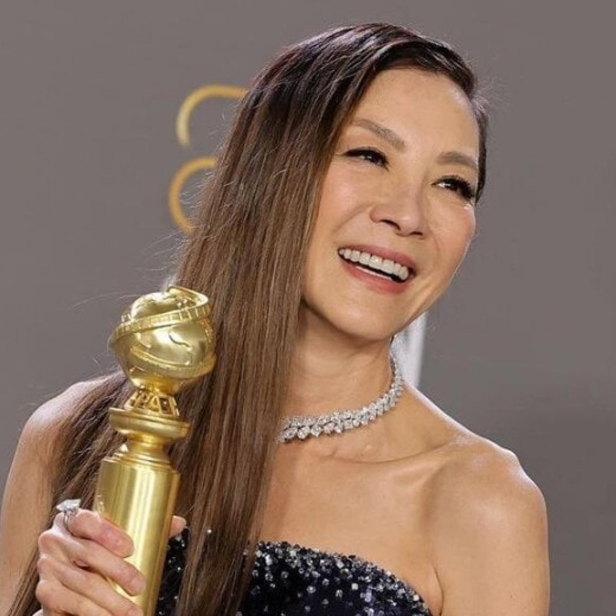 年齢不詳のアジア女優の「お黙り！」が賞賛された理由。