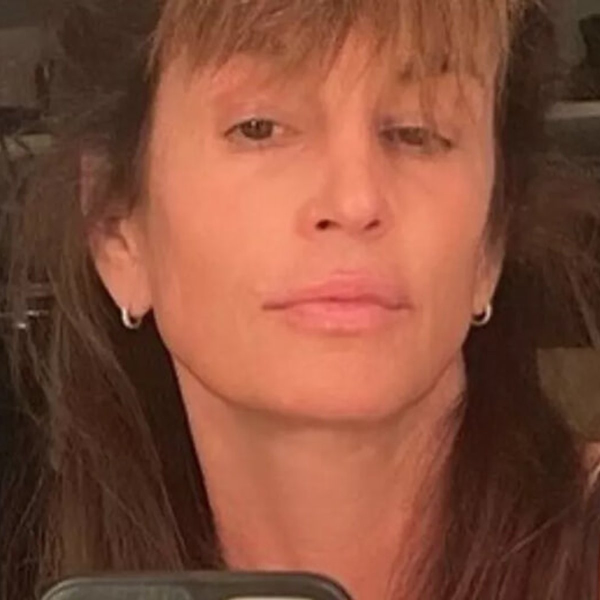 すっぴんのシンディ・クロフォード、新髪型を披露もファンは否定的！？