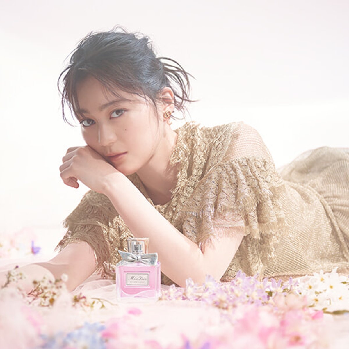 生田絵梨花、ミス ディオールの香りに包まれて。