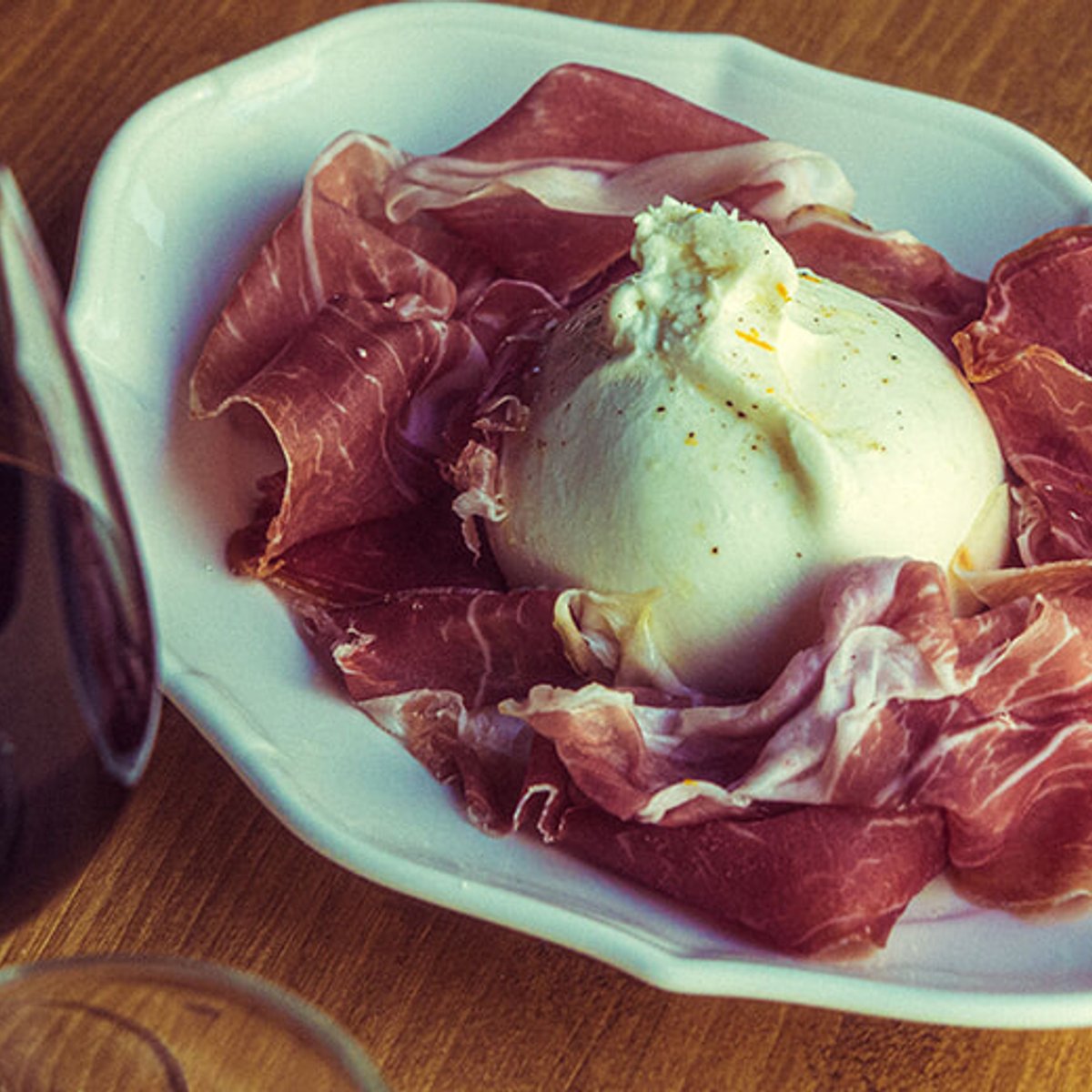 オステリア・ブリュット、NYのリトル・イタリー気分をパリ5区で。