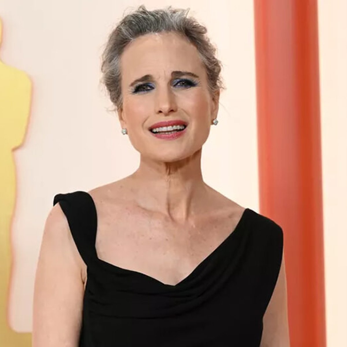 アンディ・マクダウェル、グレイヘアの理由を語る。