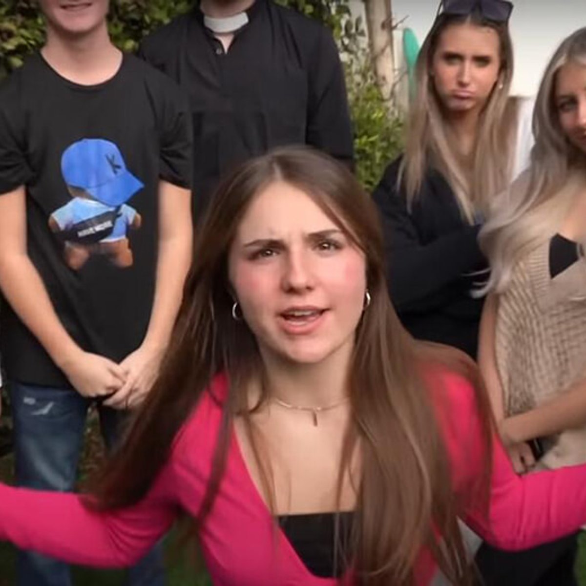 アメリカの人気Youtuberの母親、性的虐待で訴えられる。