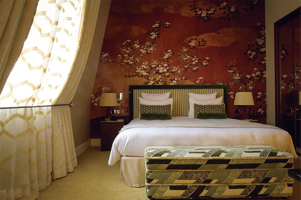 極上ホテルからの招待状フランスを旅する10の物語 230506-7romantic-paris-hotels-