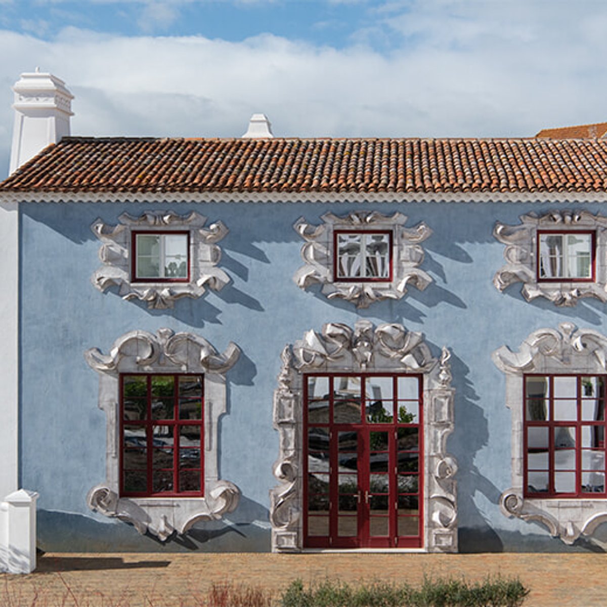 ポルトガル、クリスチャン・ルブタンの”赤”ホテルに泊まってみたい！