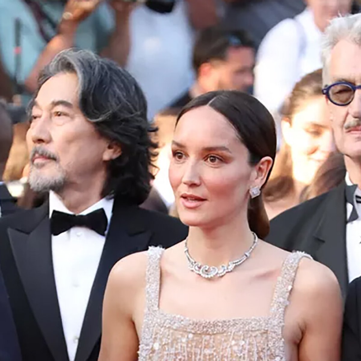 役所広司、カンヌ主演男優賞に輝く！ カンヌ最終日の大階段