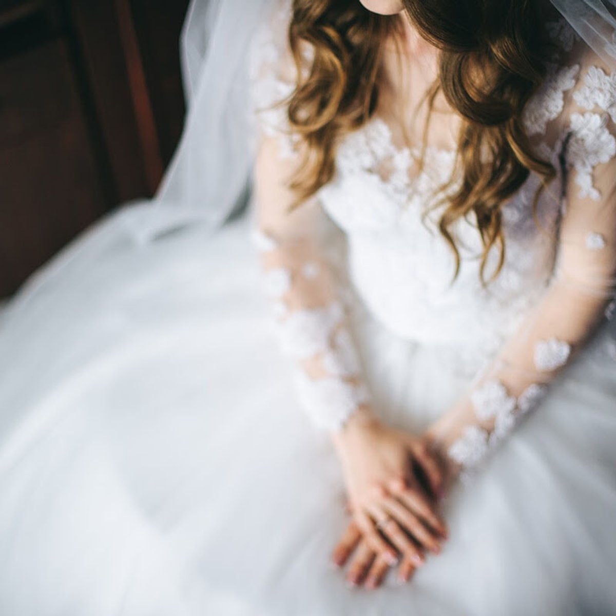 ウェディングドレス選びで失敗した花嫁からの助言とは？