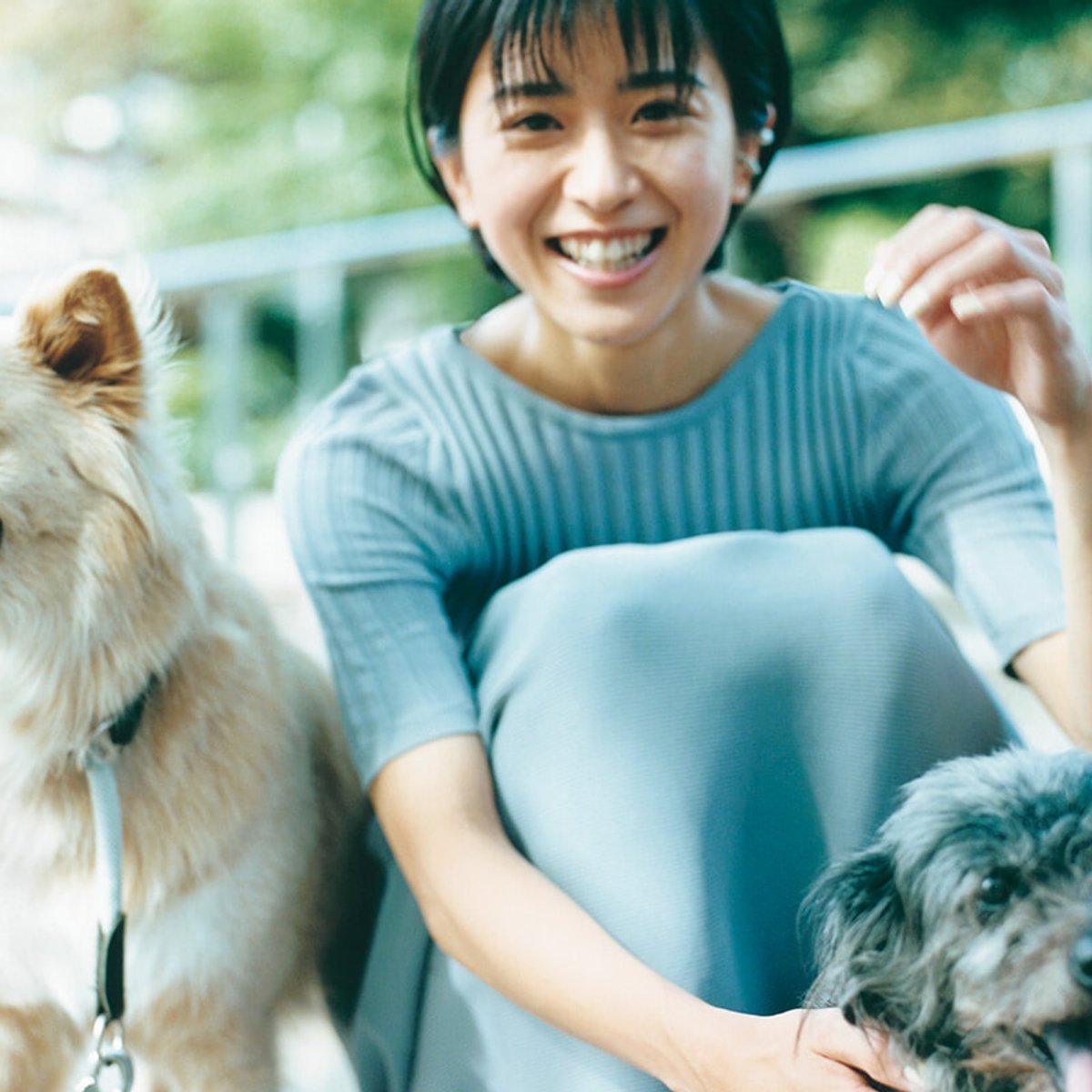 黒島結菜、犬と暮らして見つけた幸せなこと。