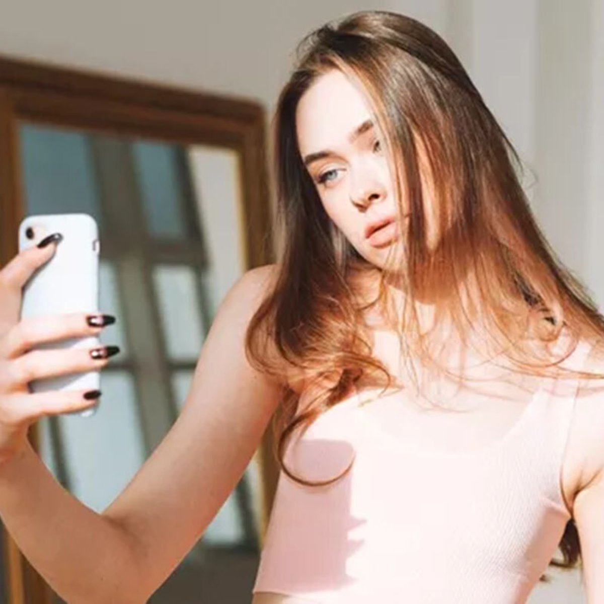 SNSが生み出す精神的苦痛「スナップチャット症候群」とは？