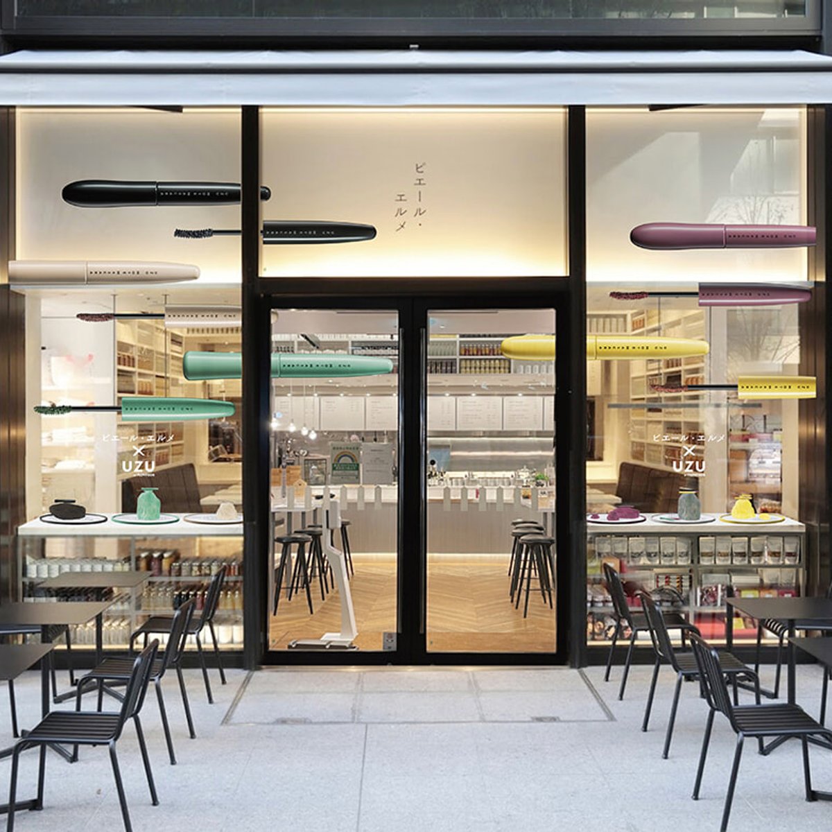 モテマスカラとピエール・エルメのコラボカフェで、何食べる？