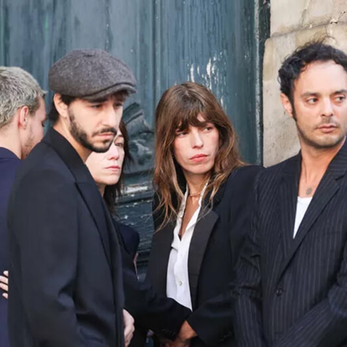 カトリーヌ・ドヌーヴ、ヴァネッサ・パラディ……ジェーン・バーキンの葬儀に参列したセレブたち。