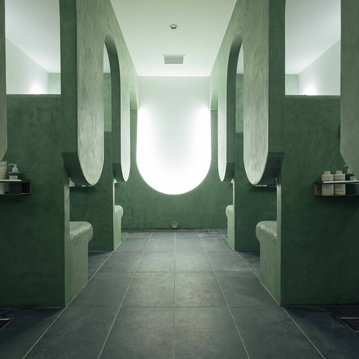 ハーブを全身で浴びて、髪や肌、心まで潤いチャージ！