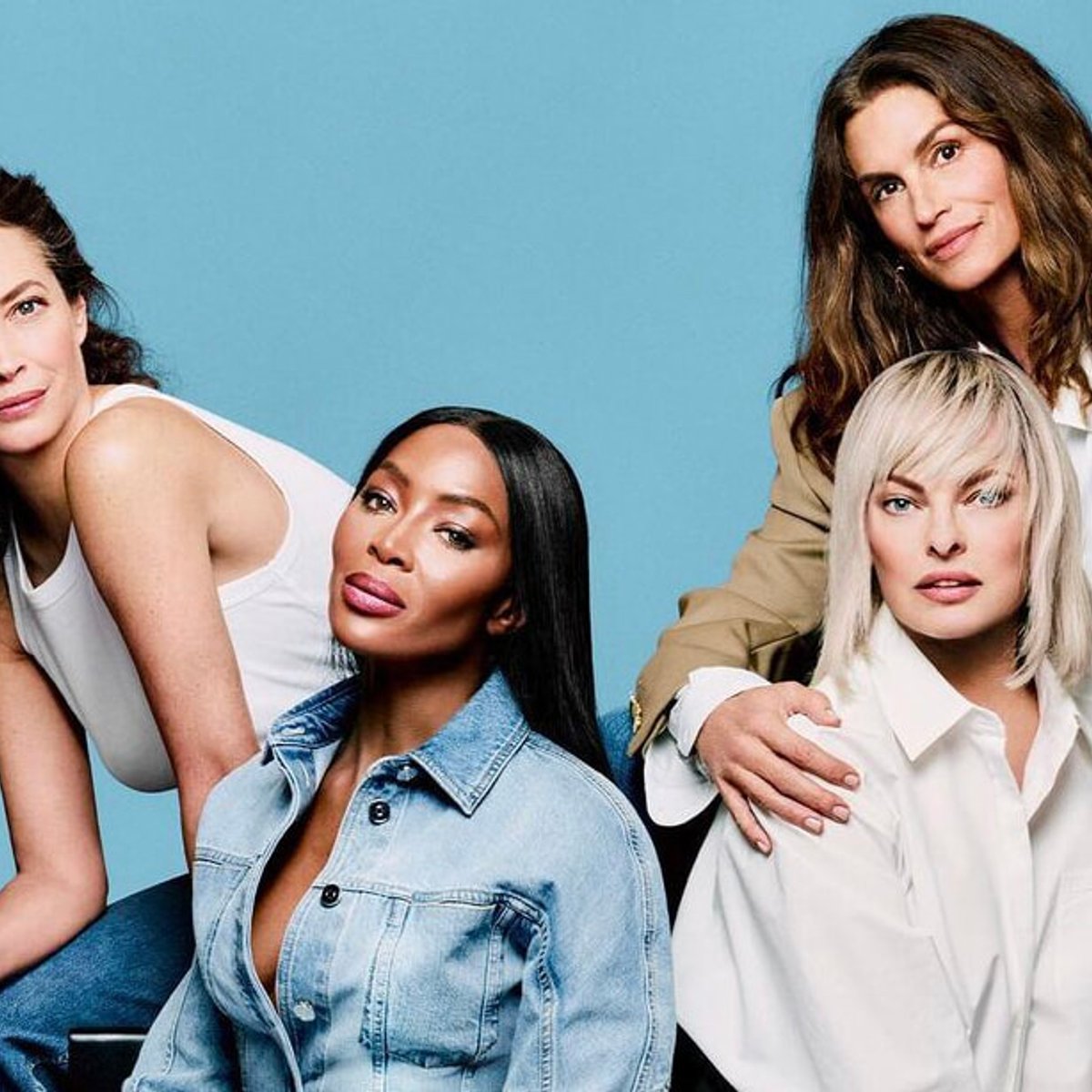 整形手術の失敗で表舞台から遠ざかっていたリンダ・エヴァンジェリスタ、雑誌の表紙に復帰。