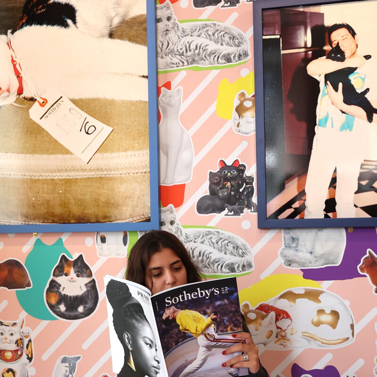 あのロックスターの猫が店内を飾るカフェがオープン。