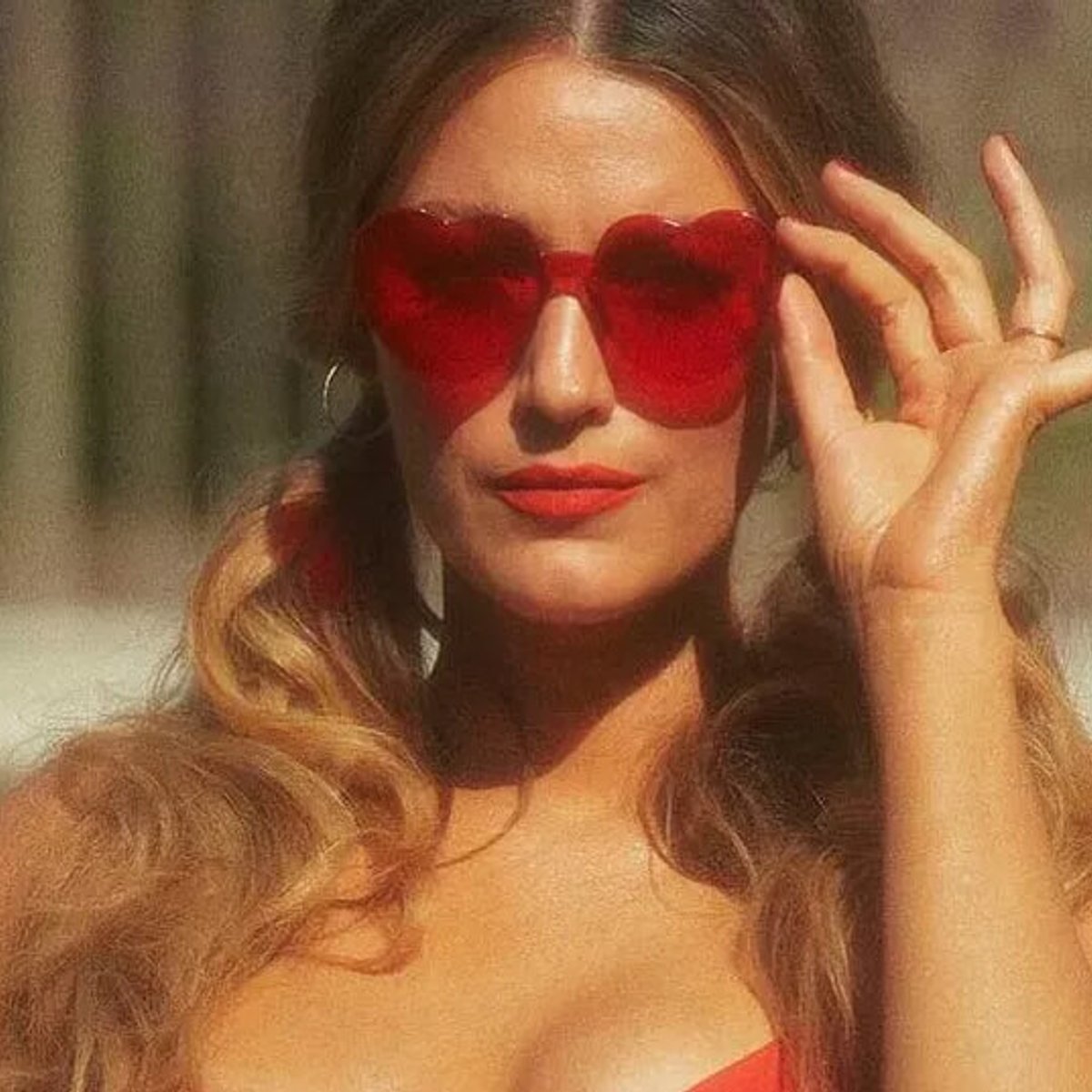 4人目の子どもを出産して6カ月、ブレイク・ライブリーの水着姿が美しすぎると話題に。