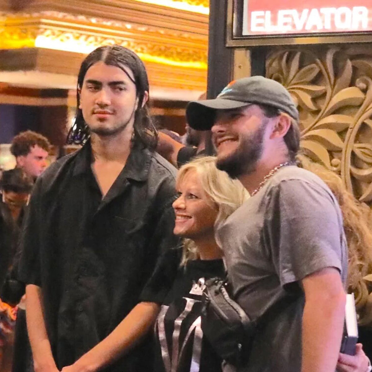 マイケル・ジャクソンの息子たち、ラスベガスで目撃される。