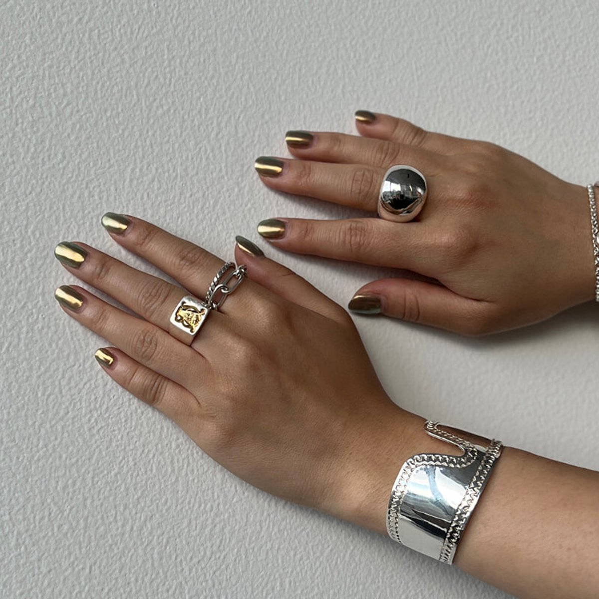 旅心をくすぐる、シルバーアクセサリーの楽しみ方。