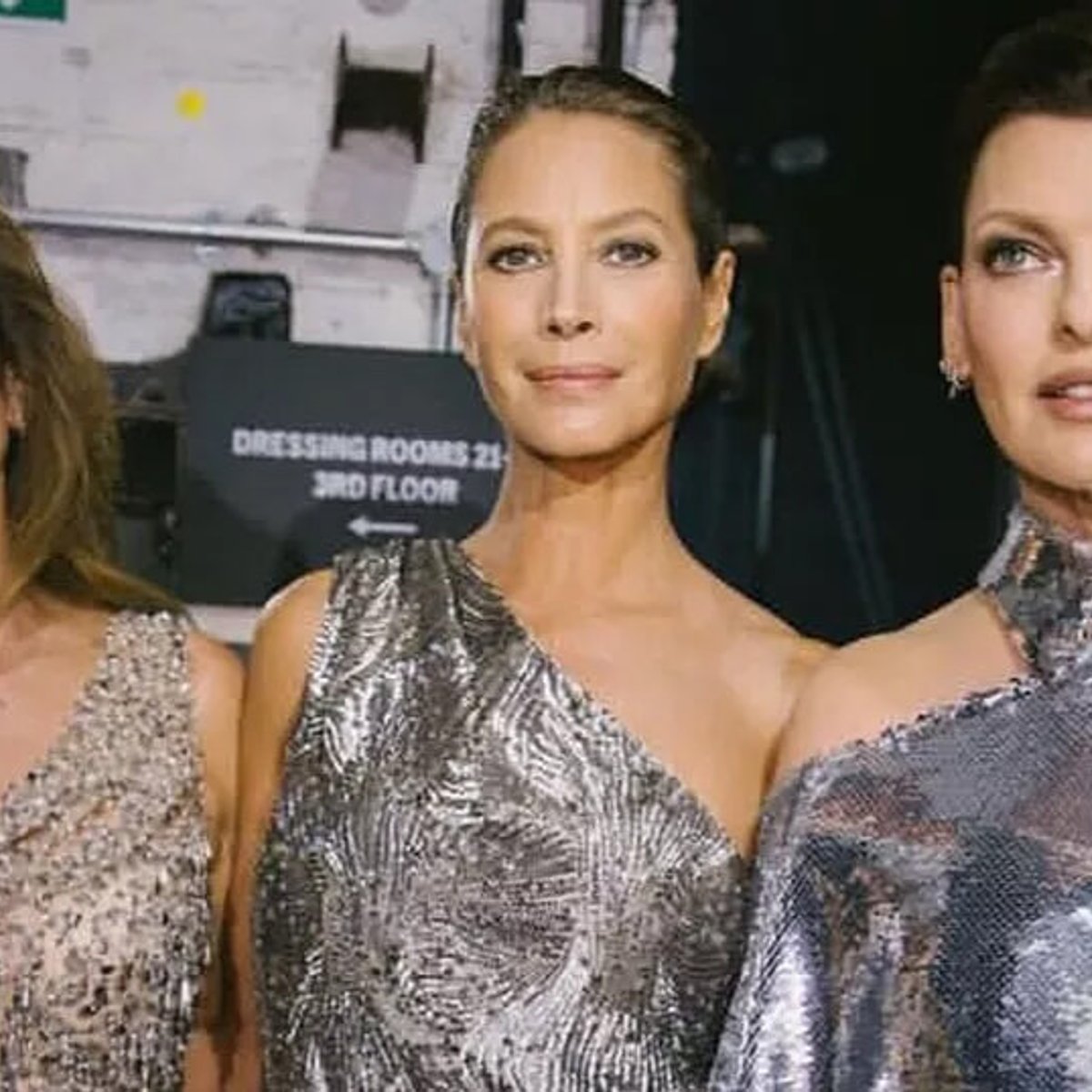 90年代を代表するスーパーモデルたちがランウェイに再結集。