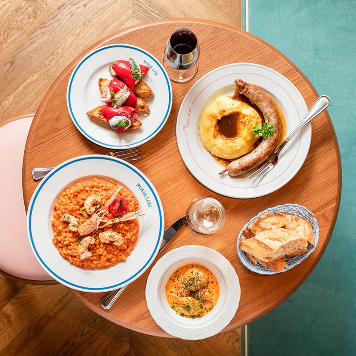 バスク・ブラッスリーのロージィ・ルーでビアリッツ気分を。