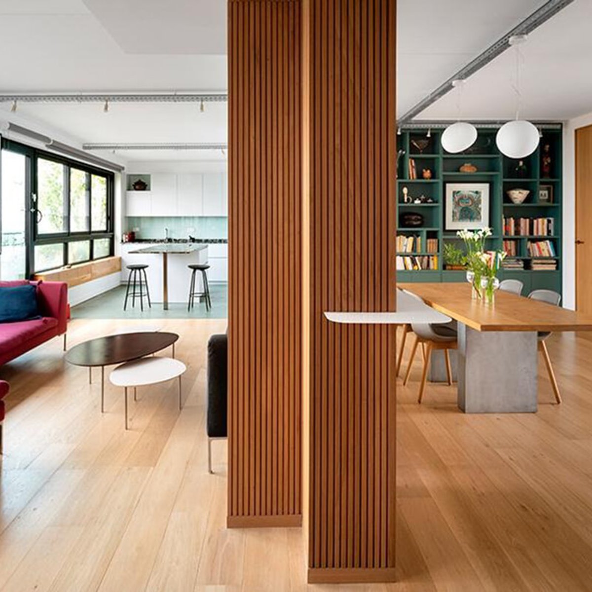 ビフォーアフター！味気ないオフィスが上質で明るいロフトに。