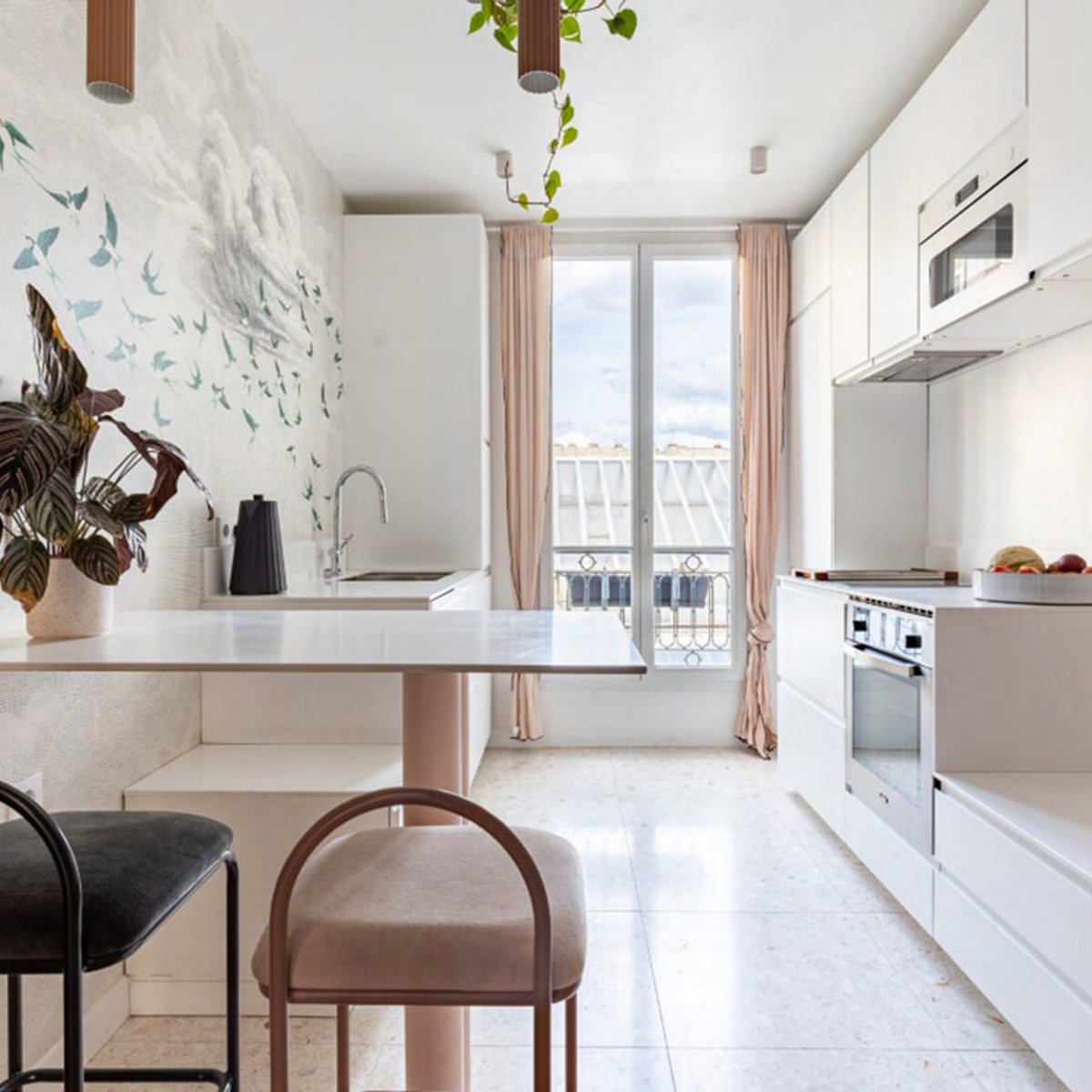 ビフォーアフター！105平方mのアパルトマンがふたつの居住空間に。