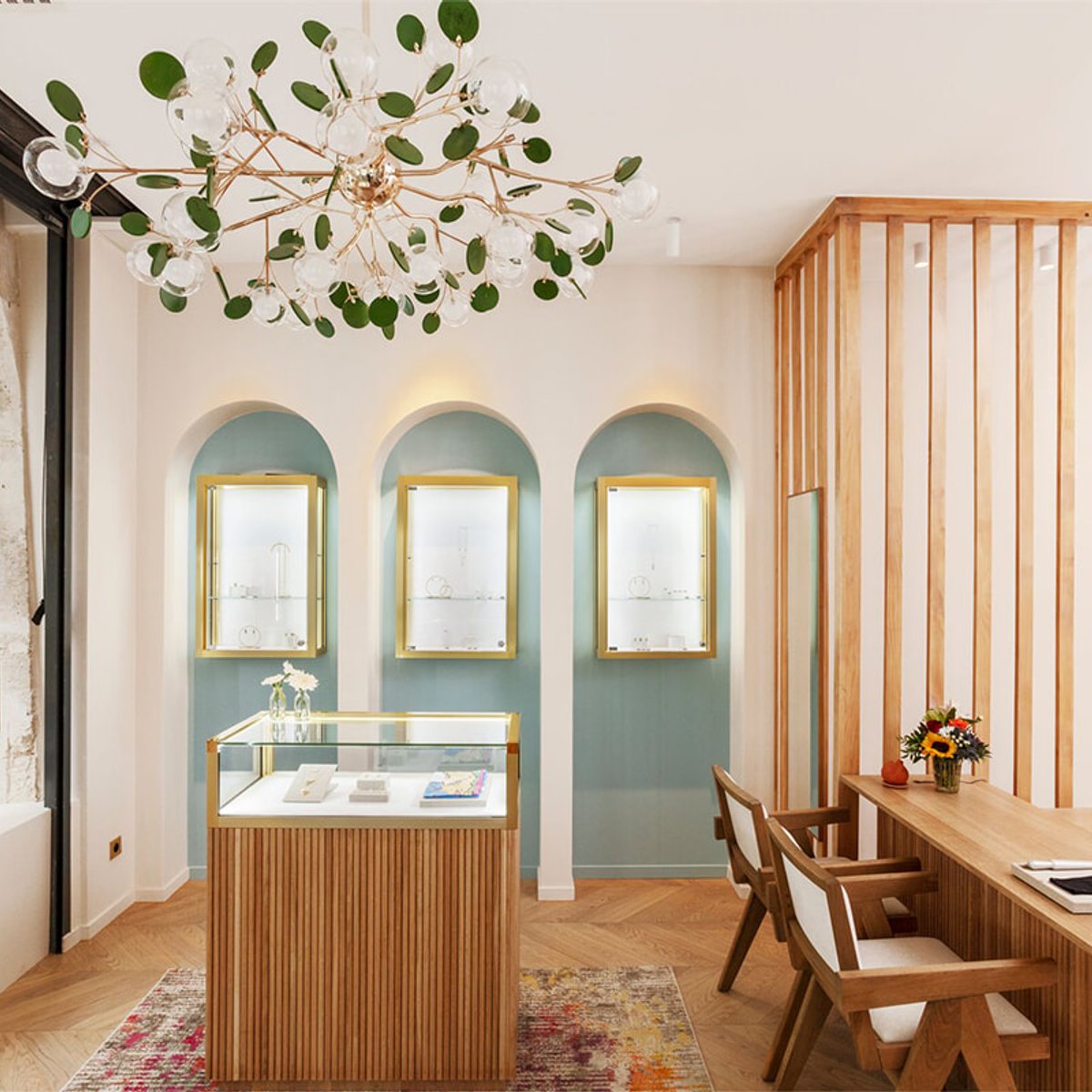 愛らしいジュエリー、ソフィー・ダゴンの世界が左岸にも広がる。