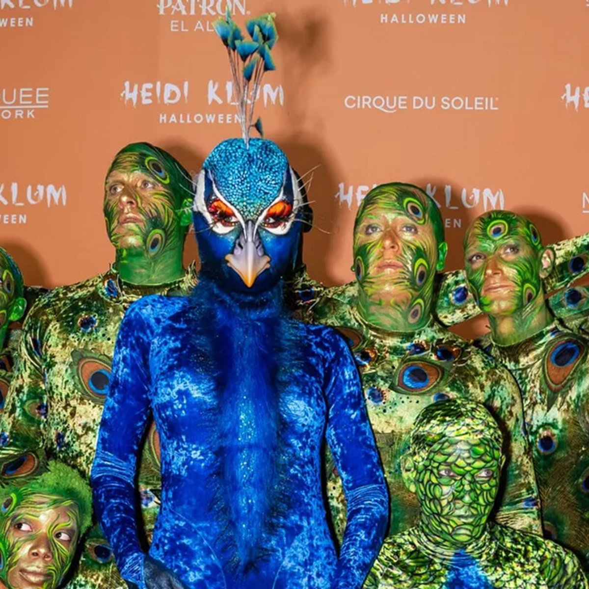 ハロウィンに命をかけるハイディ・クルム、今年はクジャクに変身！