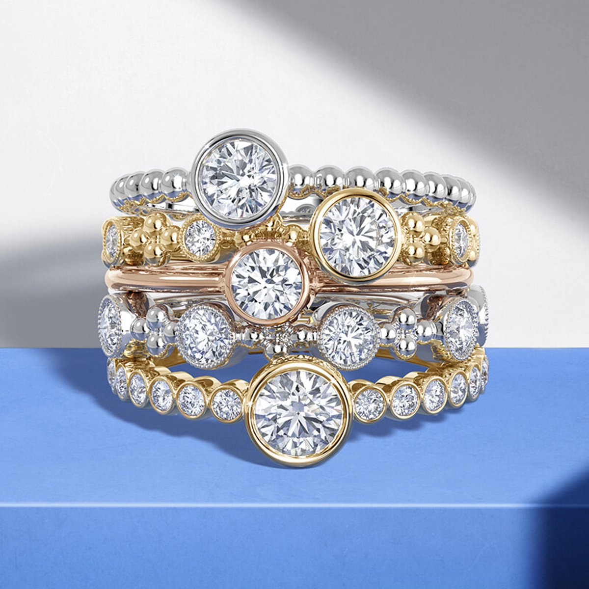 デビアス フォーエバーマークの最新ラインでダイヤモンドを個性的に表現。