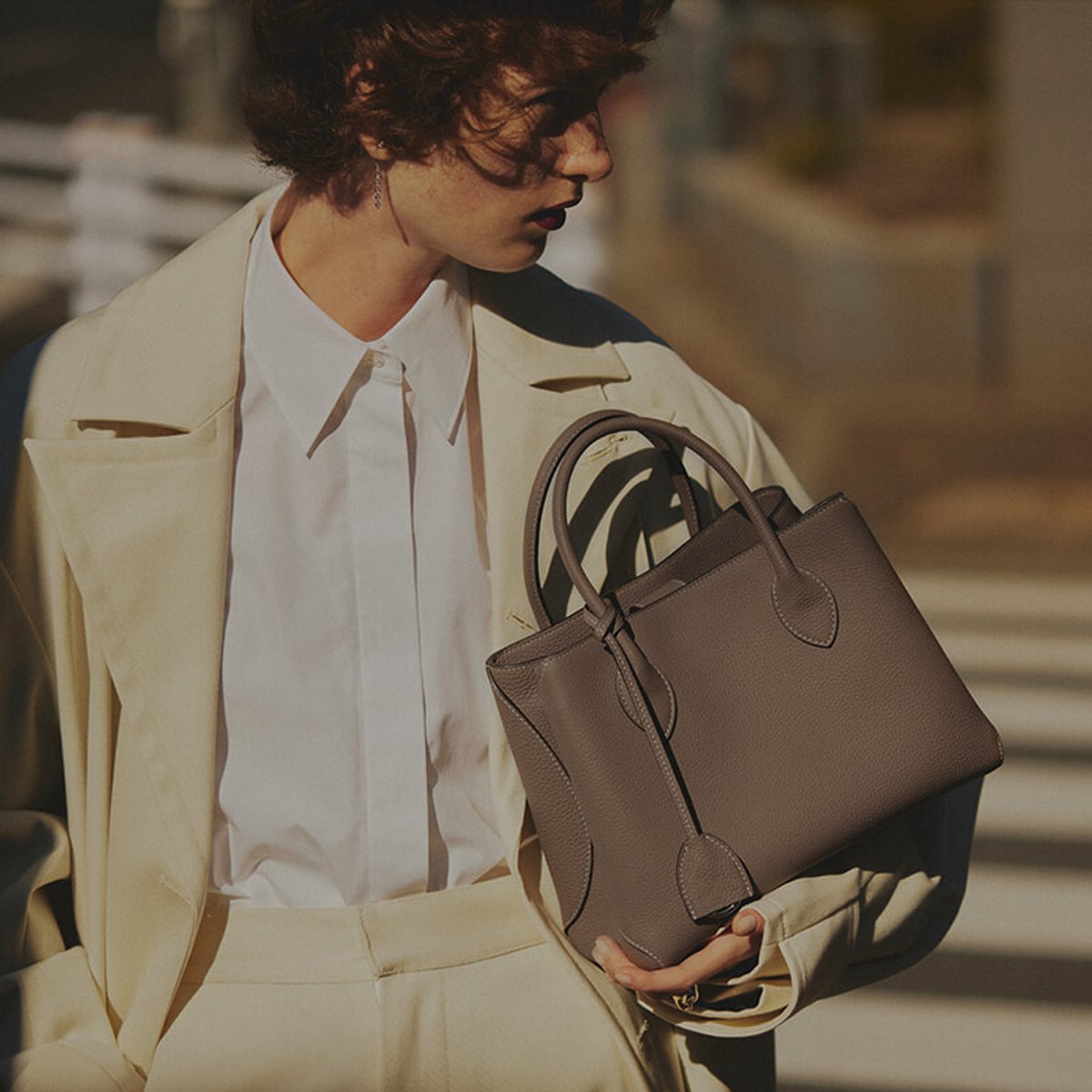 上質なボナベンチュラの革小物で、秋冬のスタイルを格上げ。