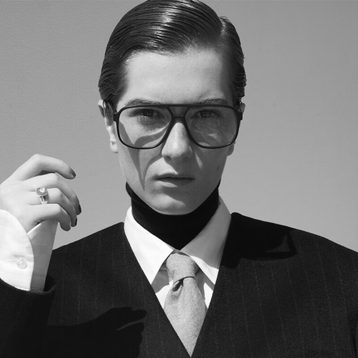 モードな着こなしがかなう8つのテーラードスタイル。