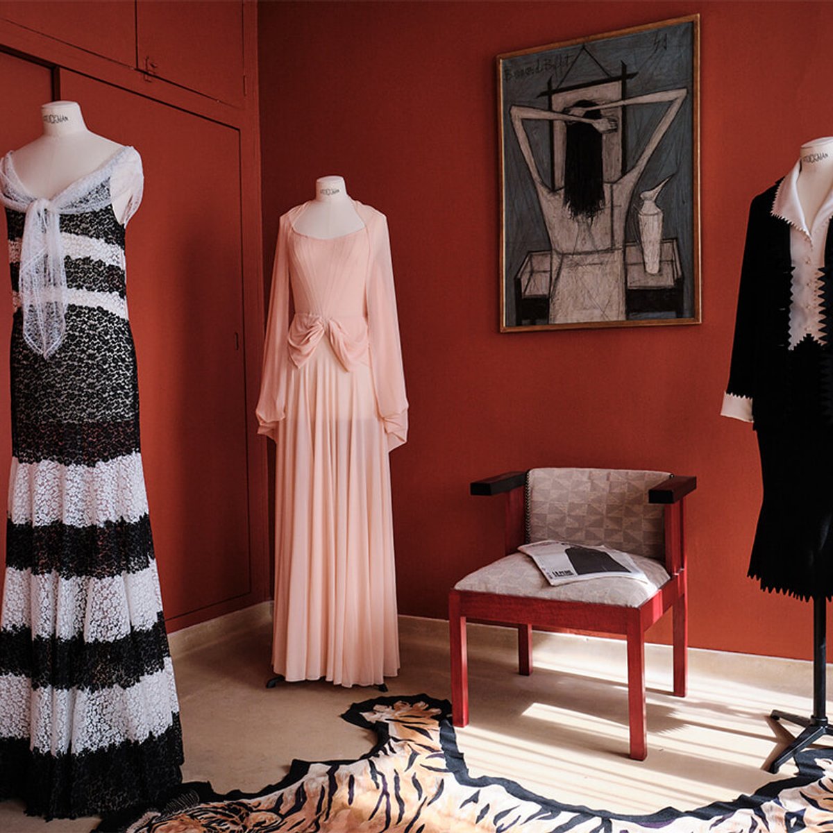 南仏イエールで、ノアイユ子爵夫人のワードローブ拝見。