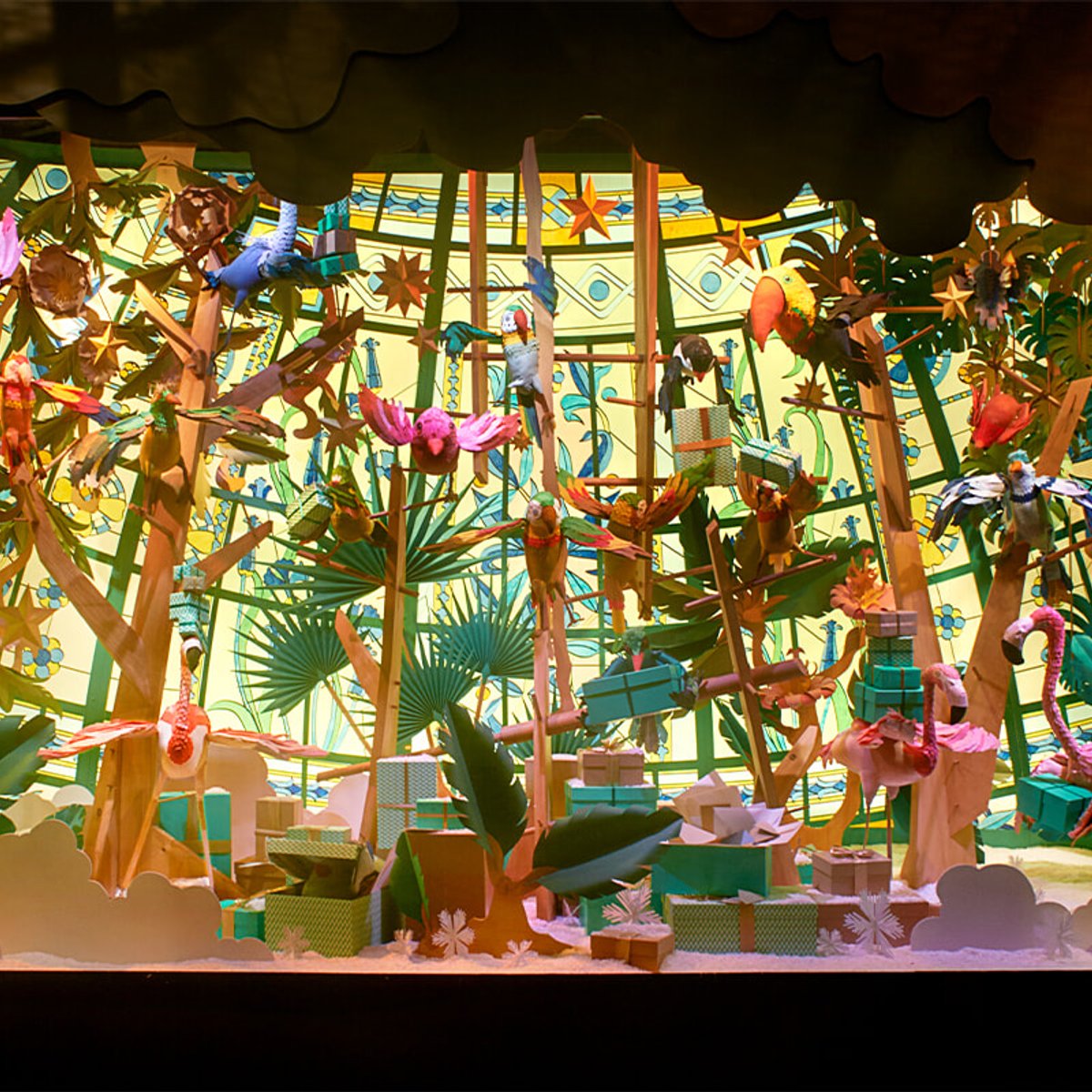 ペーパーアーティスト、マティルド・ニヴェの鳥たちが遊ぶプランタンのノエル。