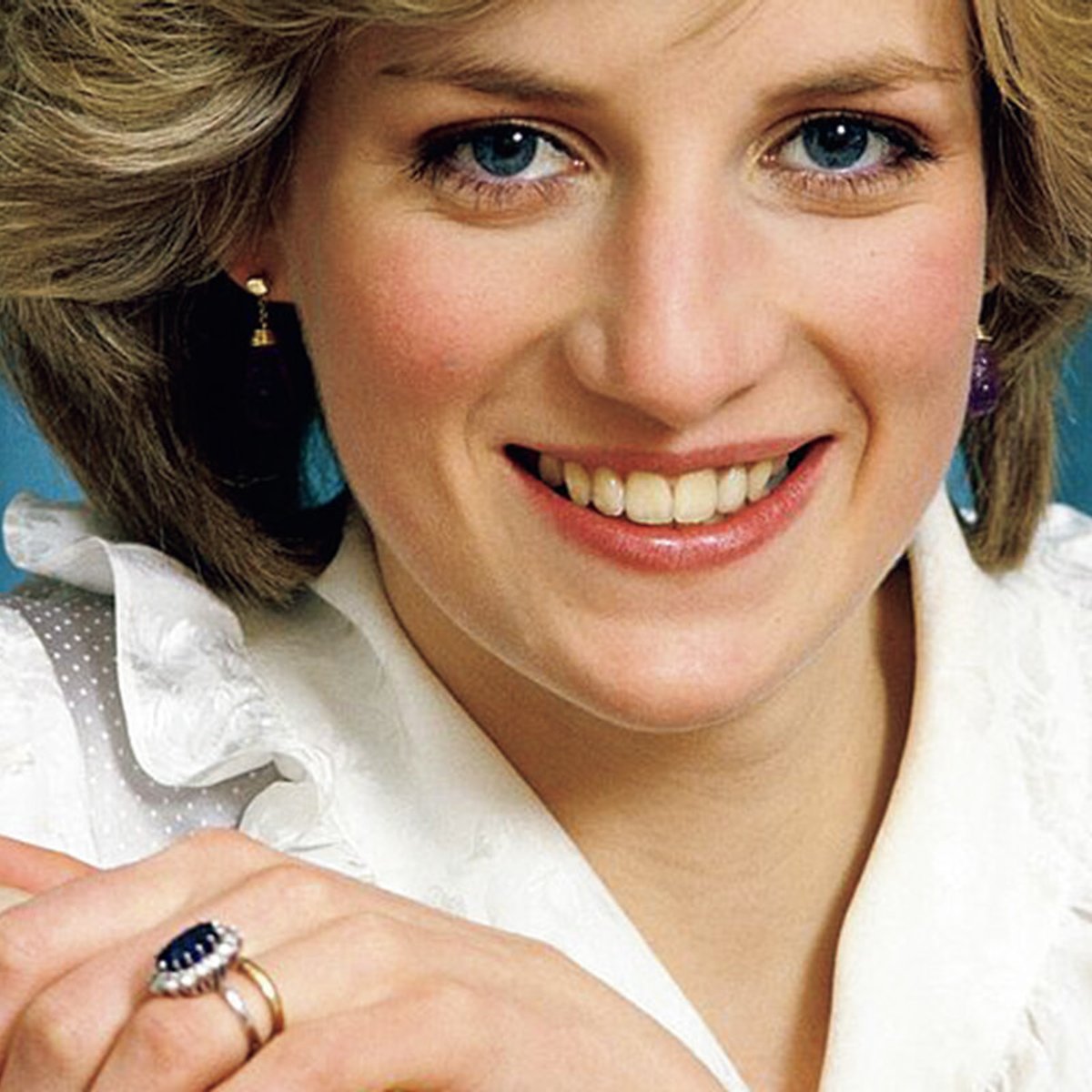 英国王室でハレの日も日常も受け継がれるジュエリー。