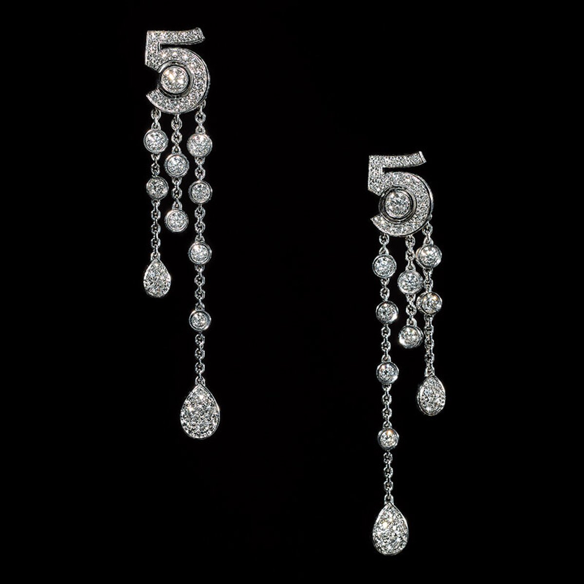 「５」あしらった、シャネルのファインジュエリー。