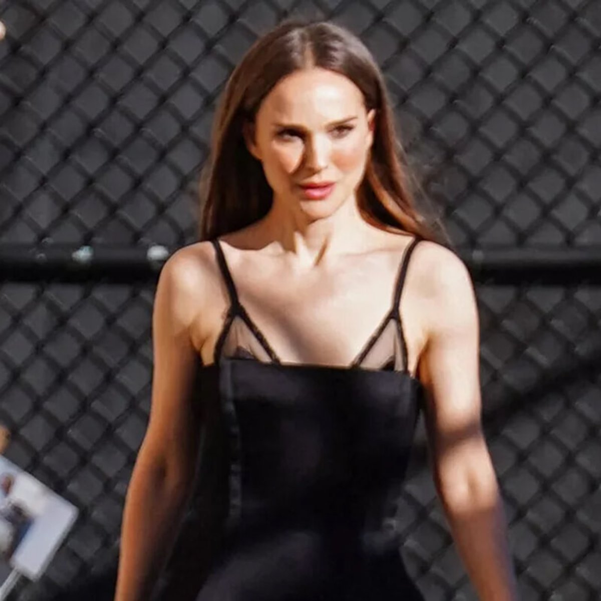 240123-natalie-portman-1x1-2.jpg