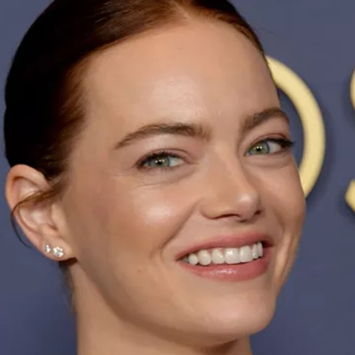 エマ・ストーン、最新作『哀れなるものたち』を語る。