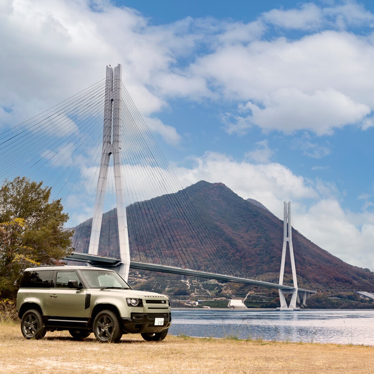 【1組2名様をご招待】SUV「ランドローバー・ディフェンダー」で大自然をめぐる旅。