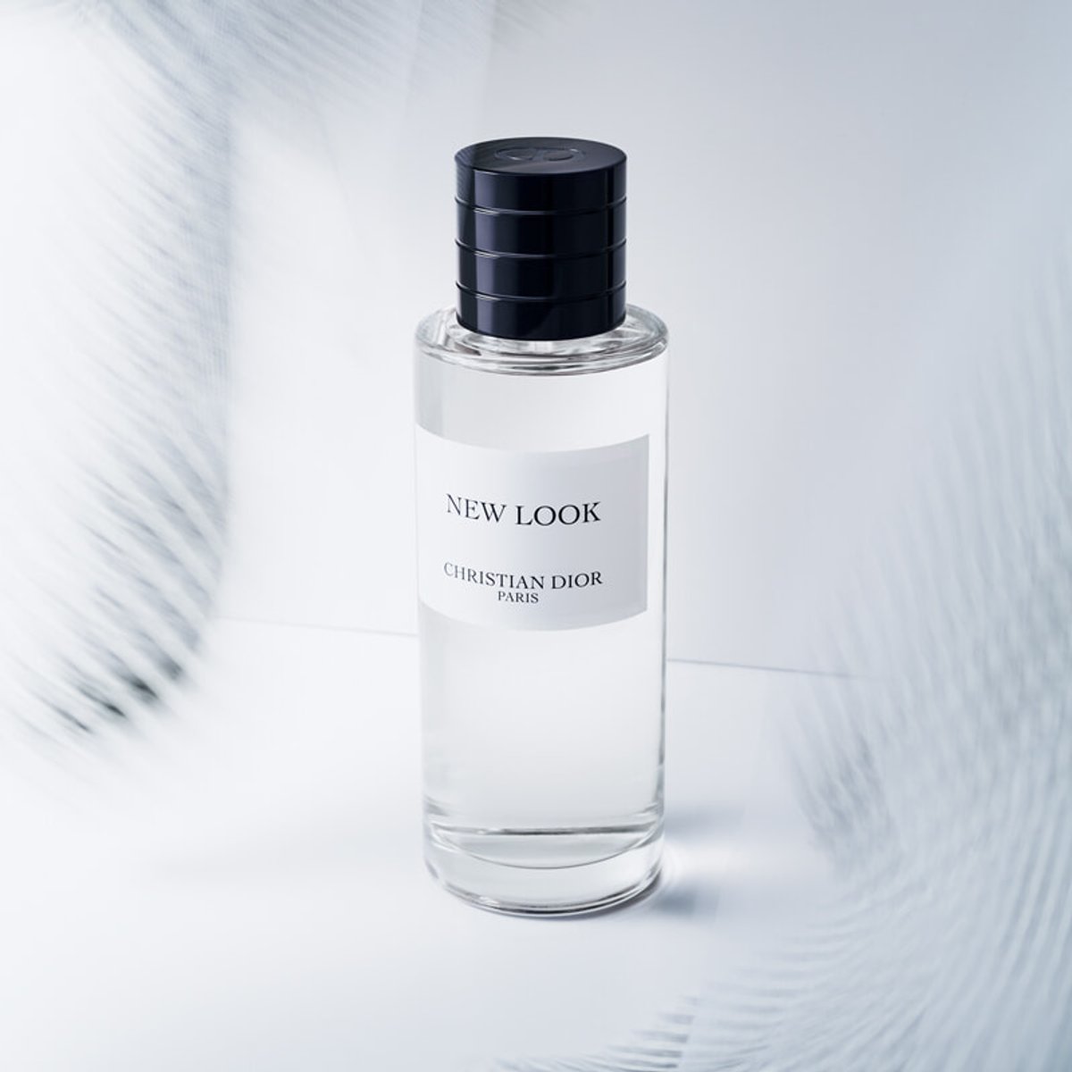 新作フレグランス「ニュールック」は、クリスチャン・ディオールの創造へのオマージュ。