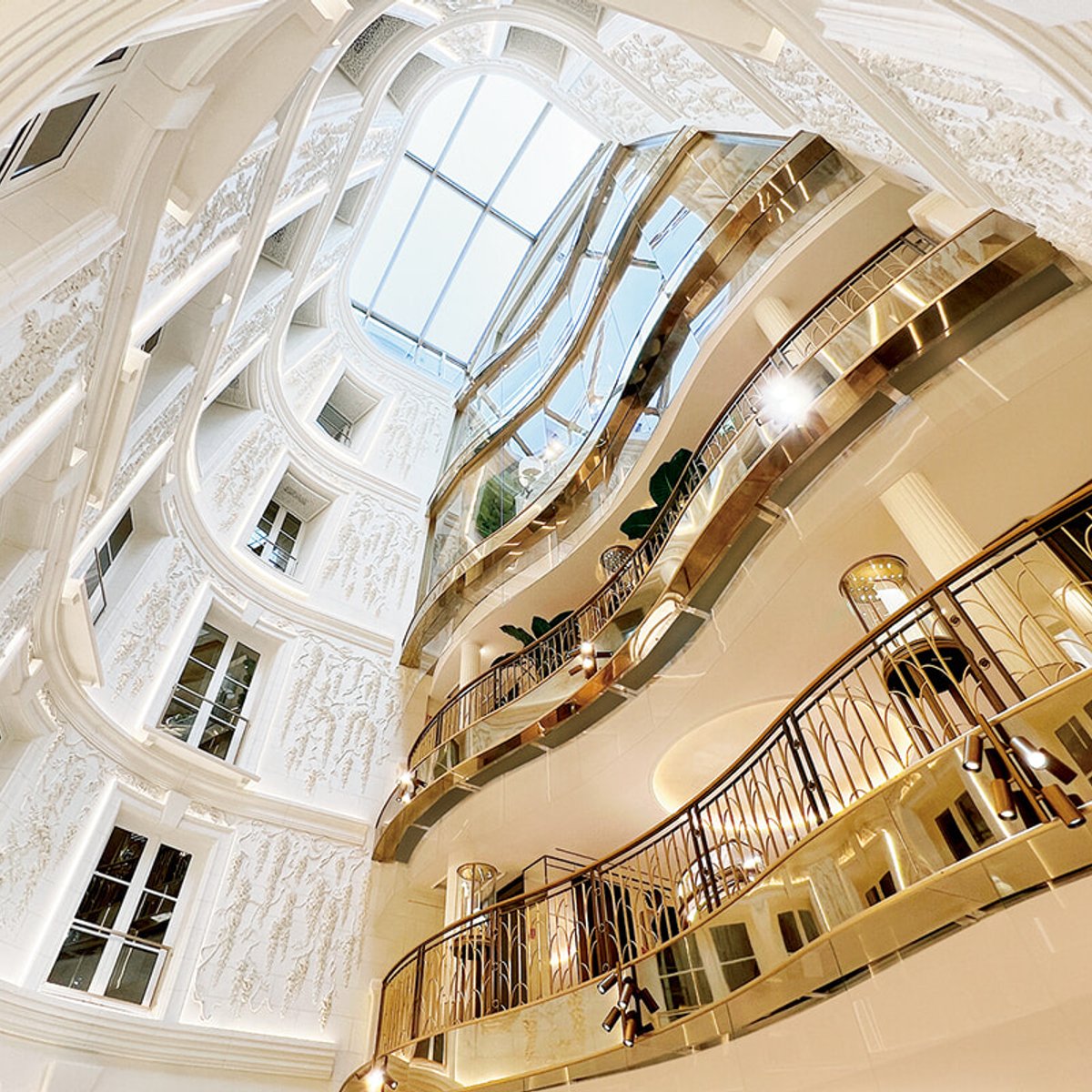 生まれ変わったカルティエ、伝説の旗艦店へ。