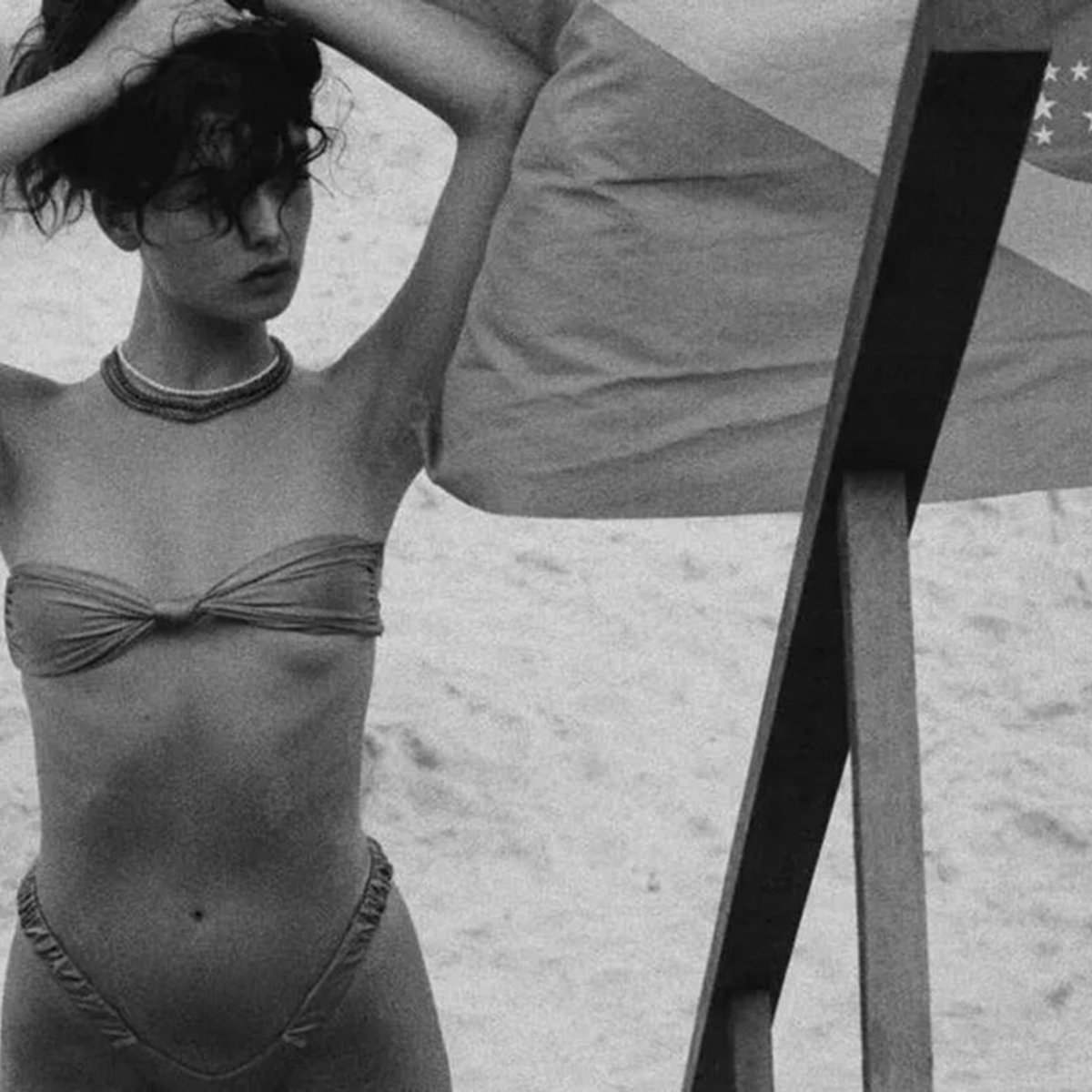 ディーヴァ・カッセル、セクシーなブラジリアンビキニを投稿！